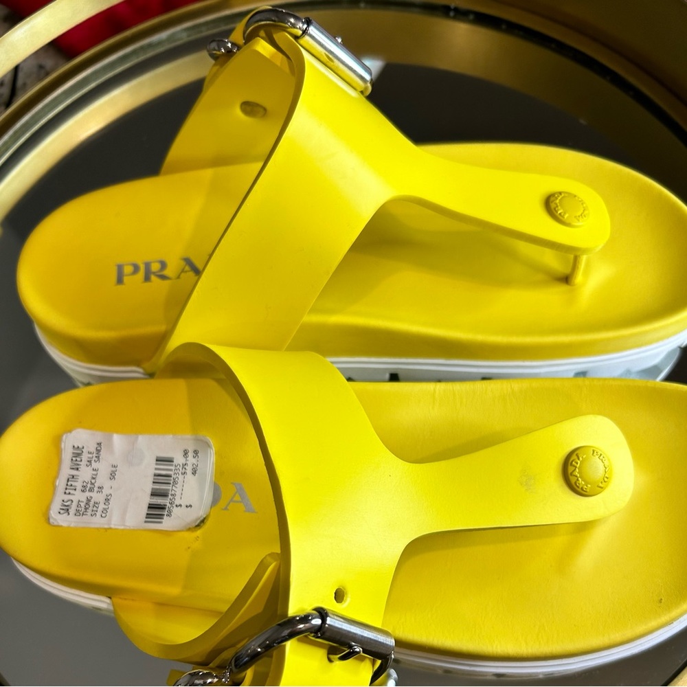 Prada New Rubber Flip Flops Size. 38 (8) Yellow Fussbett